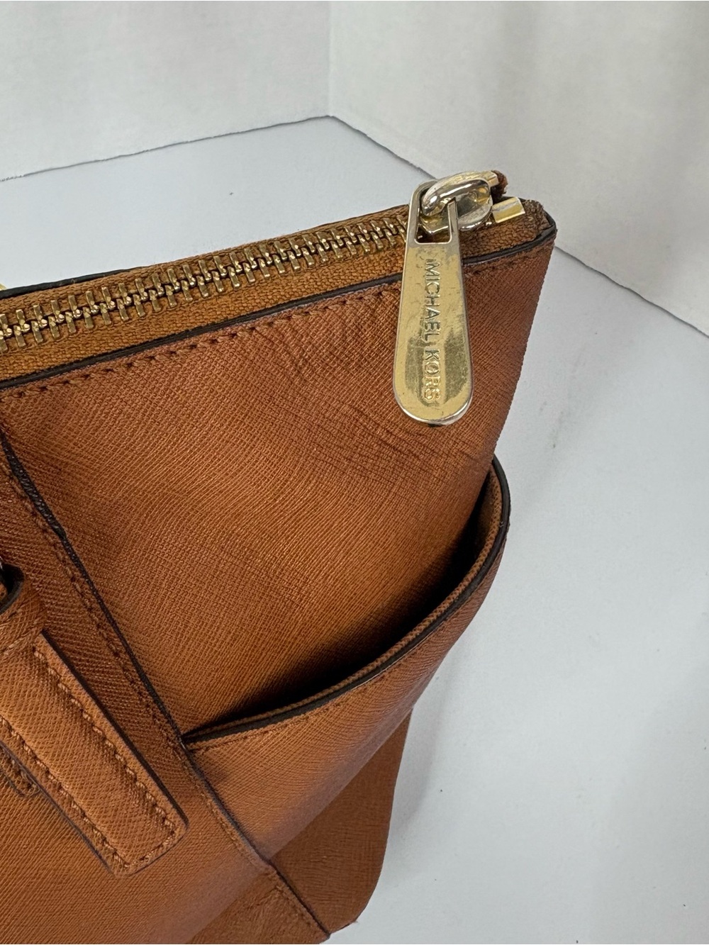 Michael Kors Jet Set Travel Saffiano Leather Tote Bag Acorn Brown Gold Hardware - Picture 10 of 16